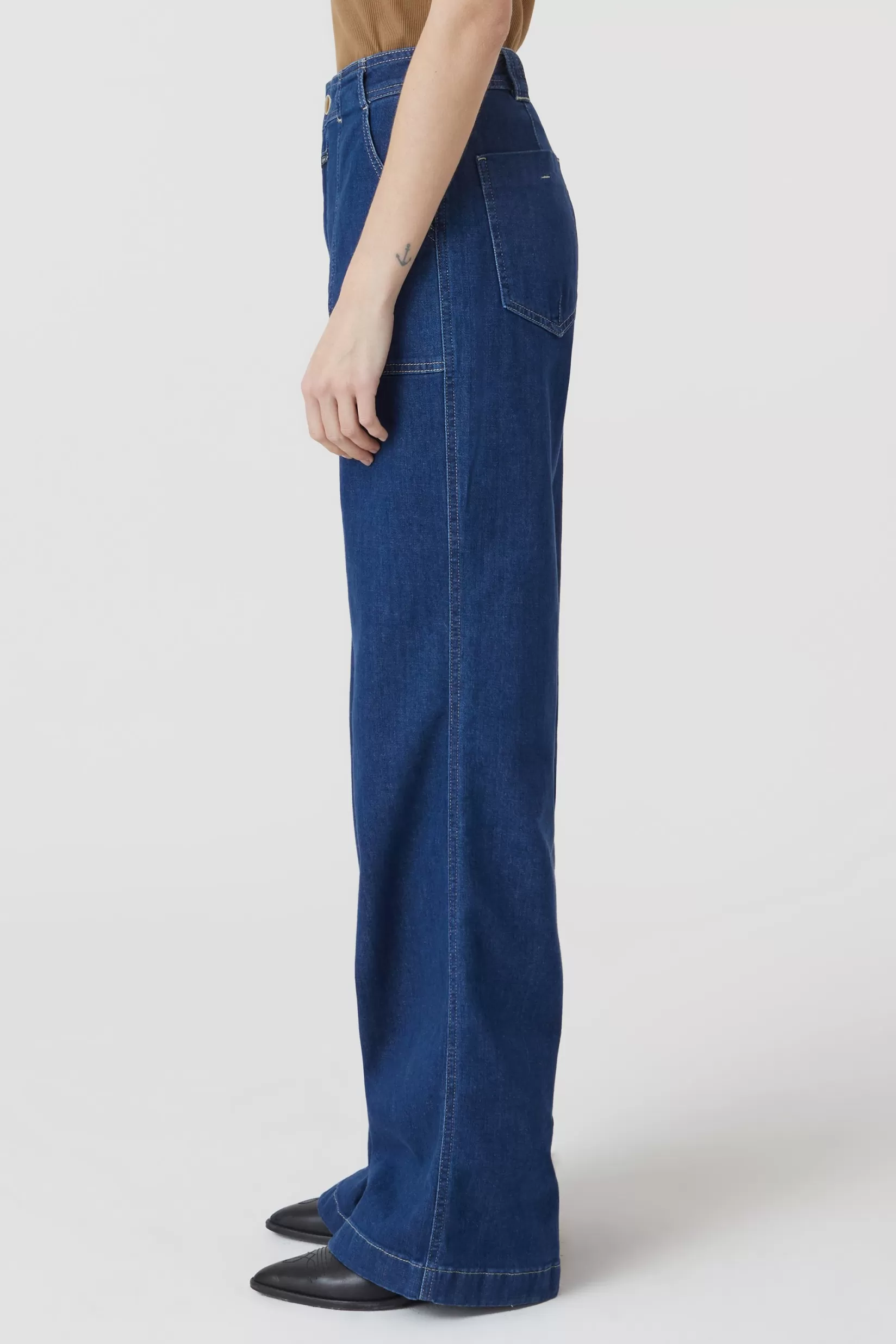 Store CLOSED A Better Blue Aria Dark Blue