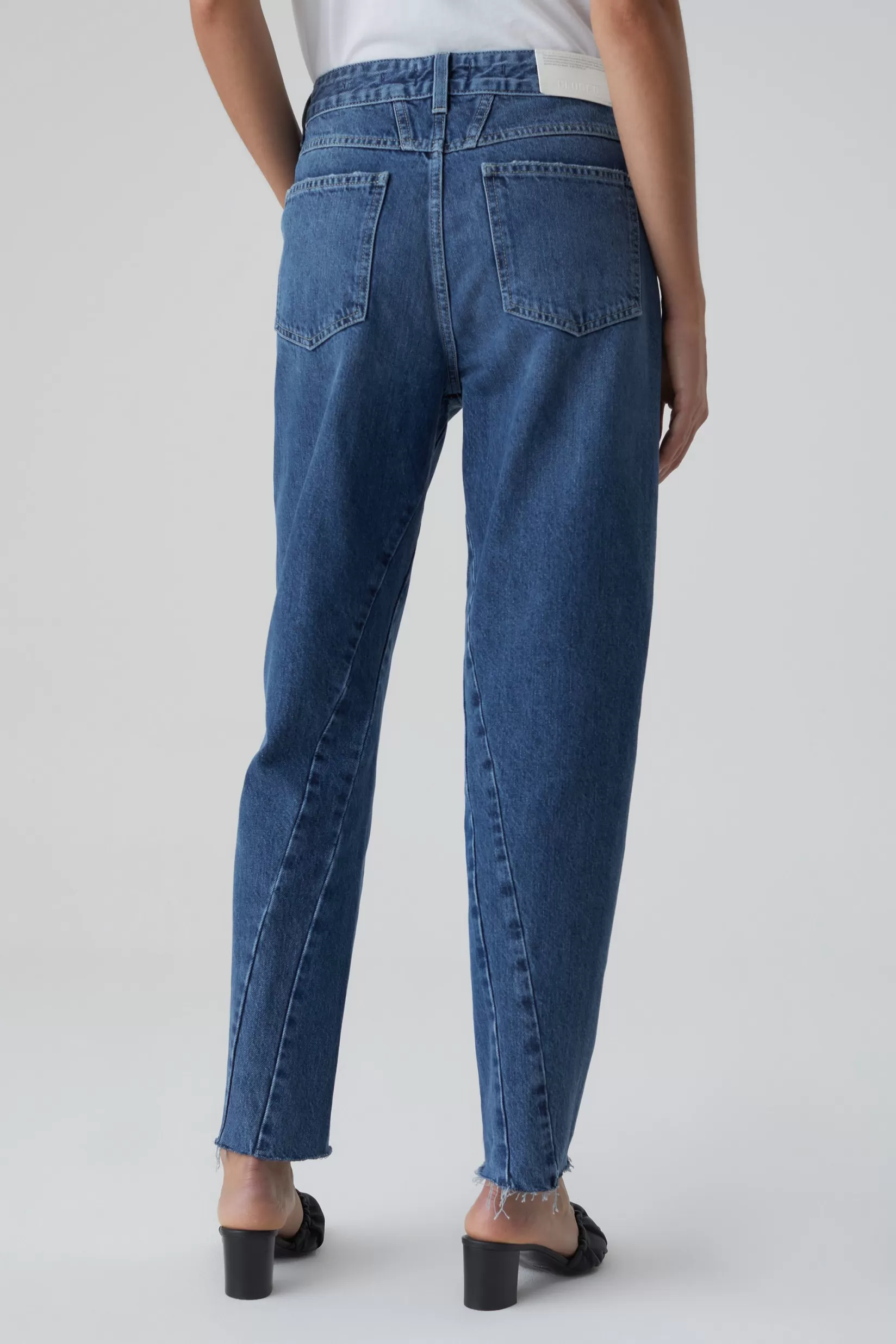 Fashion CLOSED A Better Blue Curved-X Mid Blue