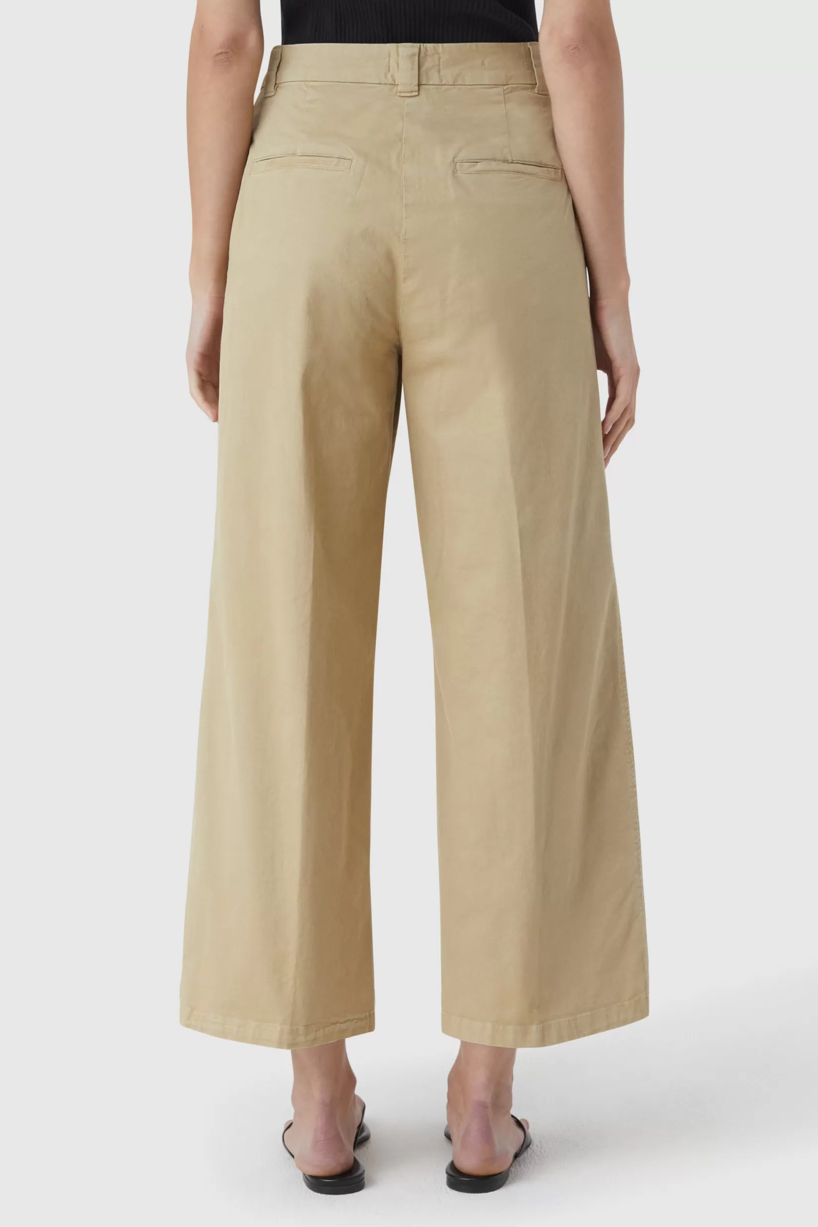 New CLOSED Barton Chino Reed Beige