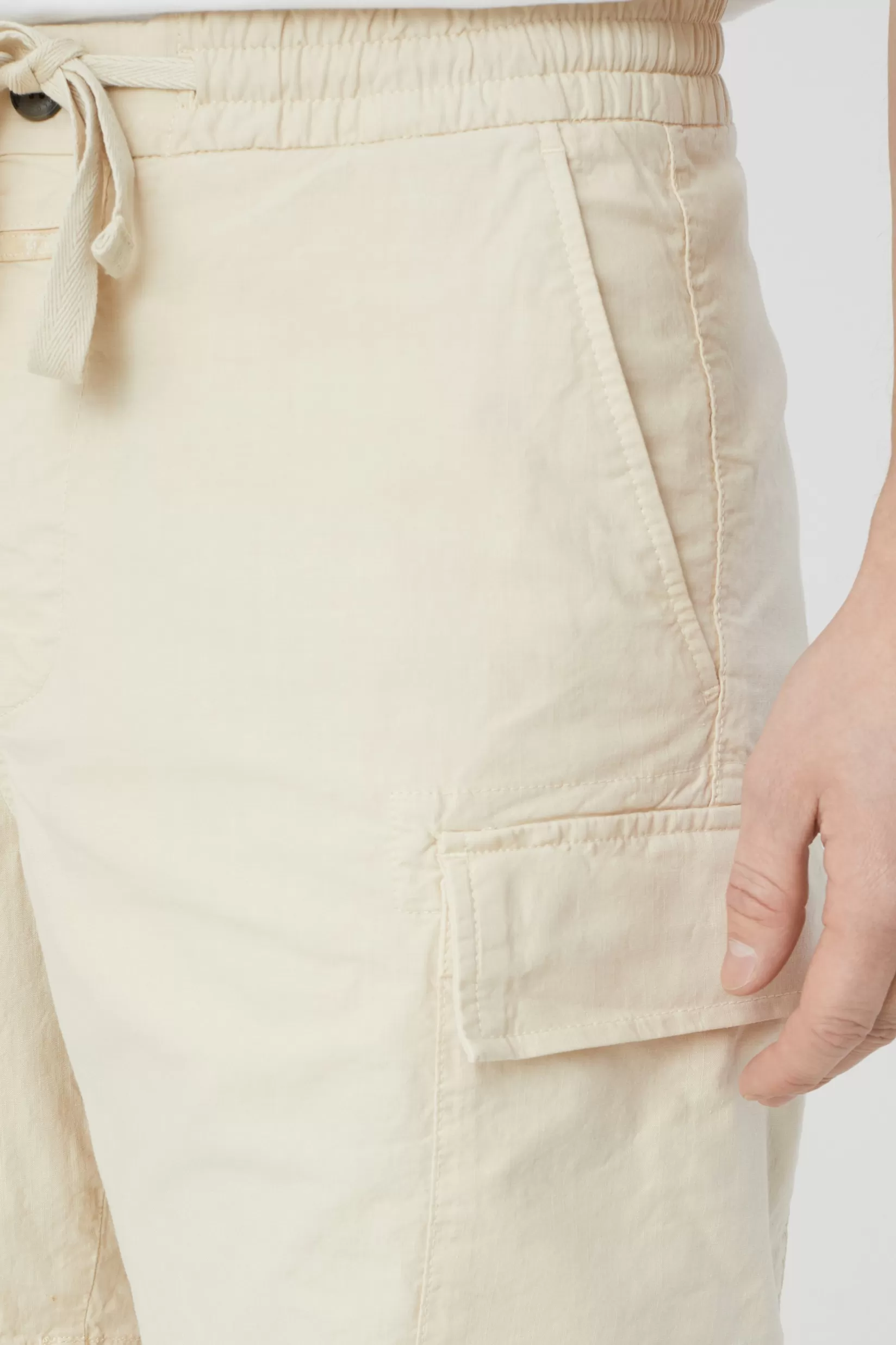 Hot CLOSED Cargo Shorts Sand Dune