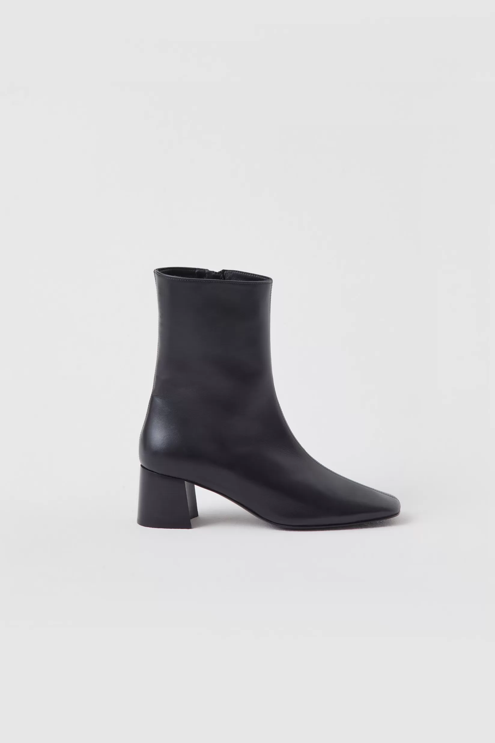 Fashion CLOSED Mid Heel Boots Black