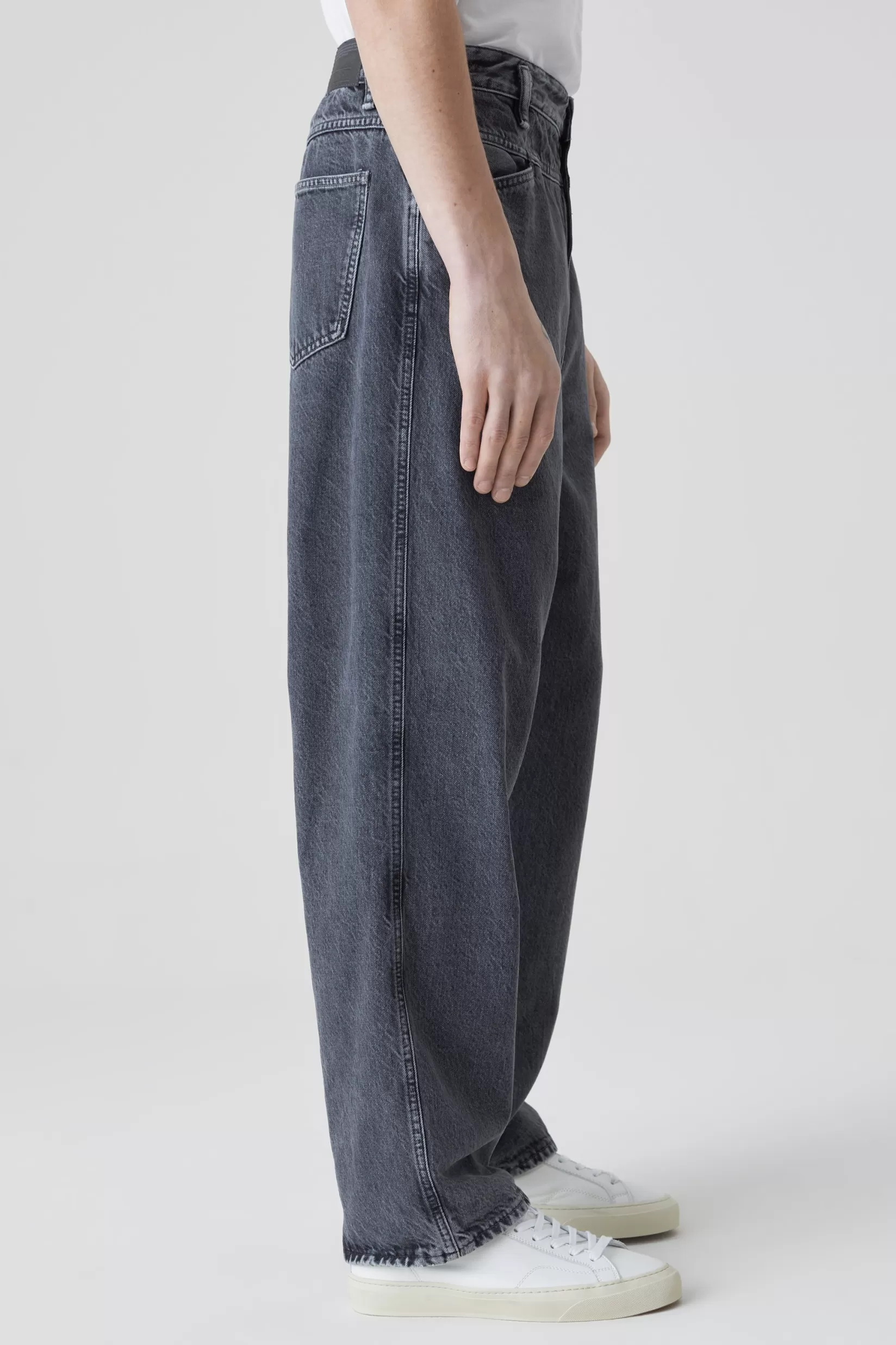 New CLOSED X-Treme Loose Jeans Dark Grey